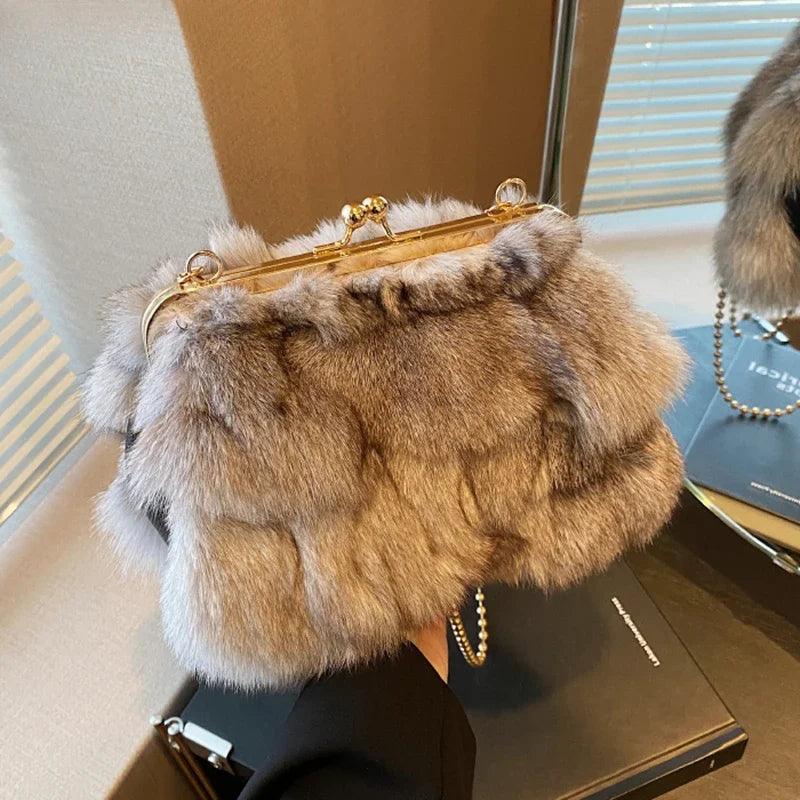 Bolsa de Pelúcia Luxuosa – Elegância e Sofisticação para Suas Noites de Inverno