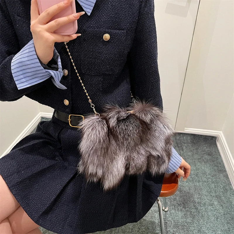 Bolsa de Pelúcia Luxuosa – Elegância e Sofisticação para Suas Noites de Inverno