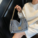 Bolsa Jeans com Corrente – Estilo Casual e Espaço de Sobra para o Dia a Dia