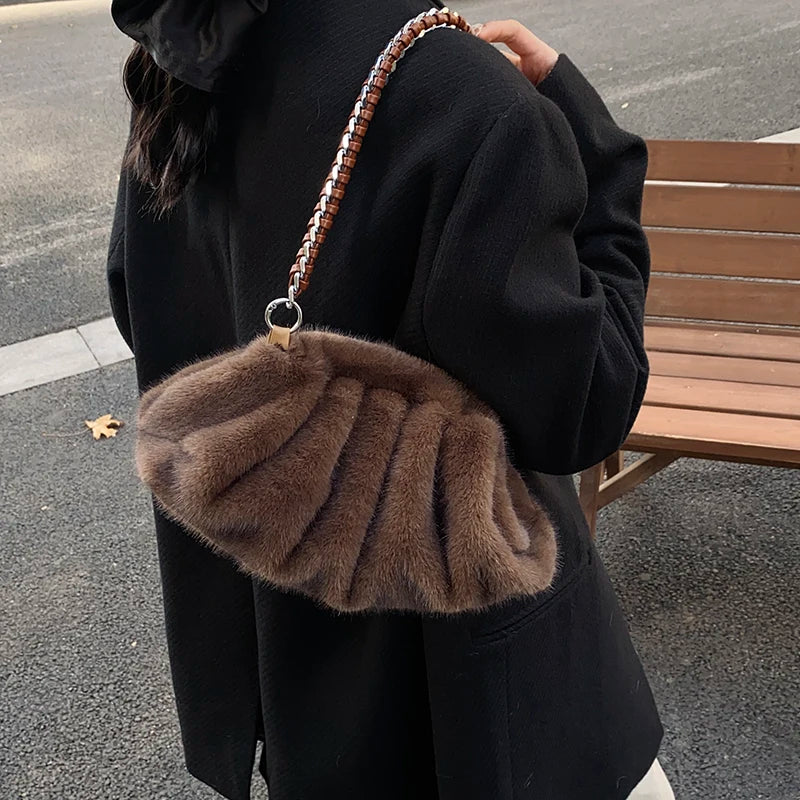 Bolsa Pelúcia MOODS – Designer, Quentinha e Estilosa para o Inverno