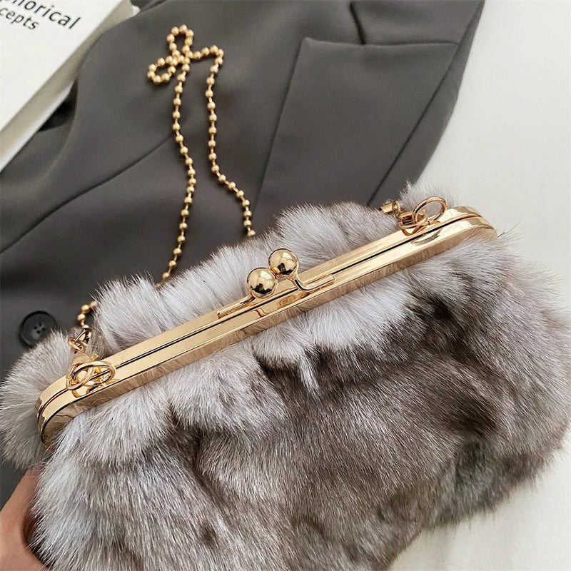 Bolsa de Pelúcia Luxuosa – Elegância e Sofisticação para Suas Noites de Inverno