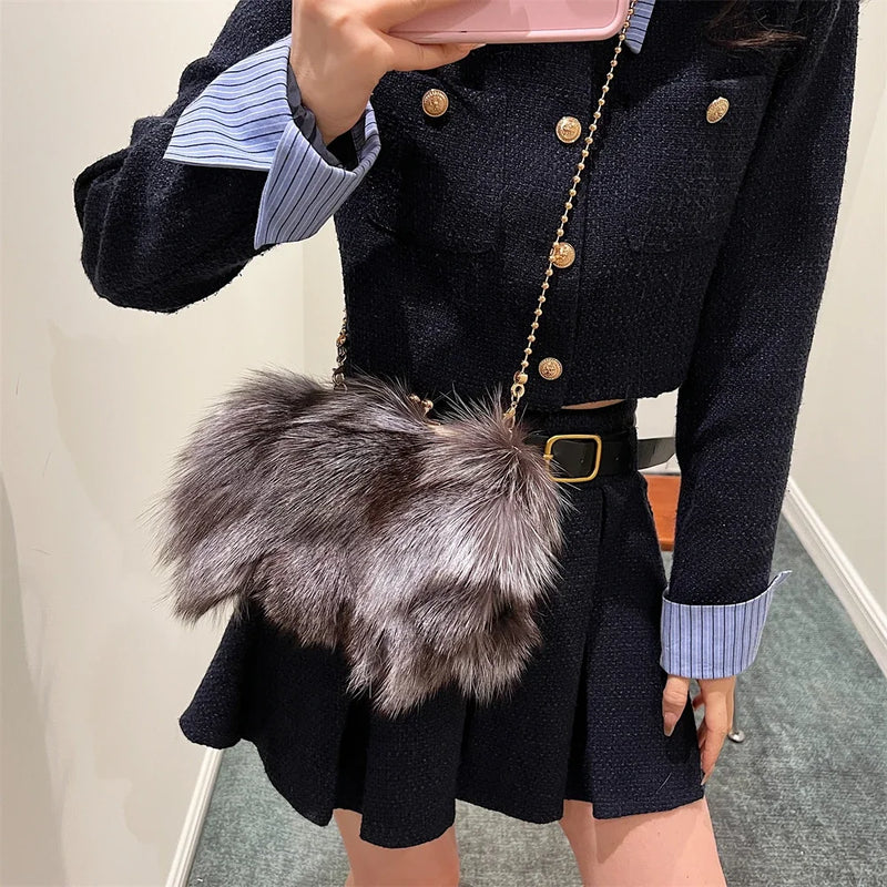 Bolsa de Pelúcia Luxuosa – Elegância e Sofisticação para Suas Noites de Inverno