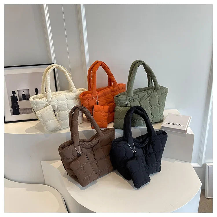 Bolsa Matelassê com Mini Bolsa – Leve, Espaçosa e Cheia de Estilo!