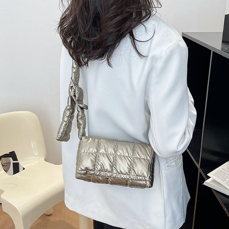Bolsa puffer transpassada acolchoada luxuosa
