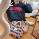 Bolsa Retro Plush Dots – Estilo Fofo, Toque Macio e Muito Espaço