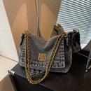 Bolsa Jeans com Corrente – Estilo Casual e Espaço de Sobra para o Dia a Dia