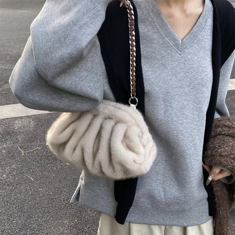 Bolsa Pelúcia MOODS – Designer, Quentinha e Estilosa para o Inverno