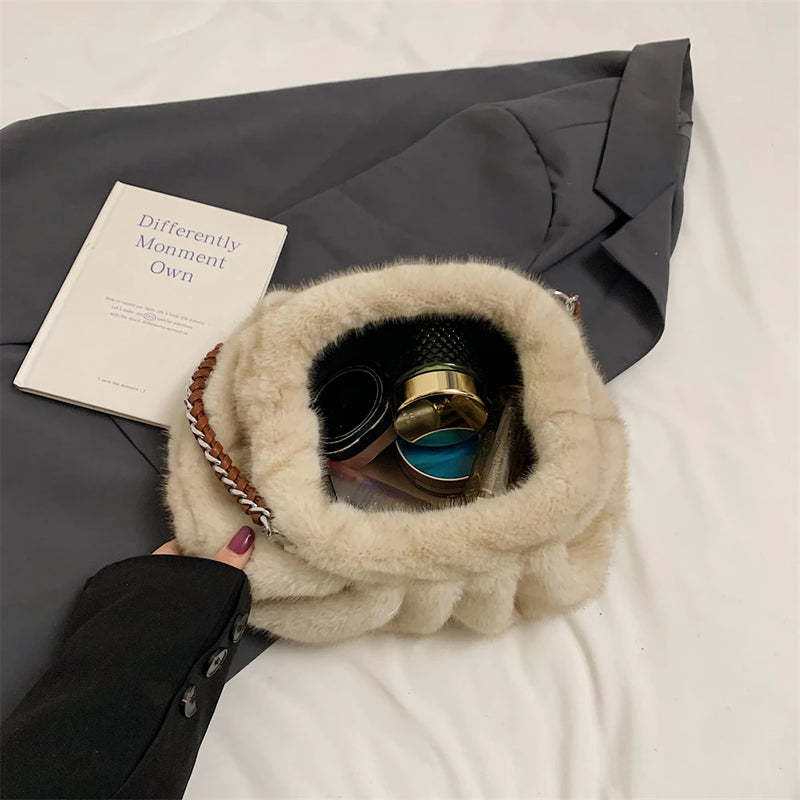 Bolsa Pelúcia MOODS – Designer, Quentinha e Estilosa para o Inverno